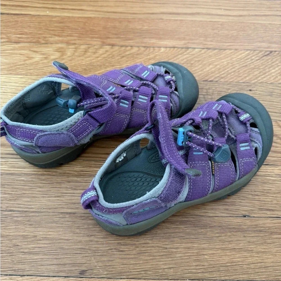 Keen purple Newport water shoes size 13 kids - Picture 2 of 5